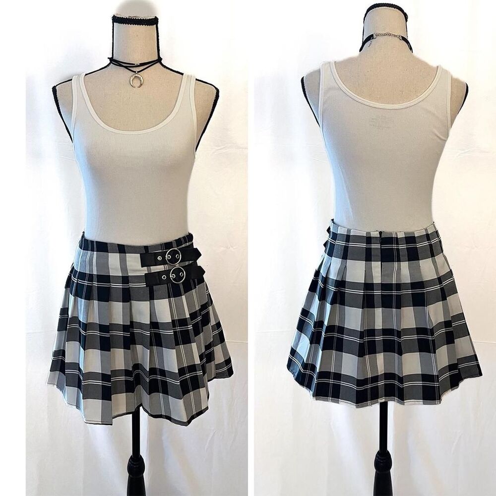 Forever 21 Pleated Skirt | Black & White Plaid - Picture 3 of 7